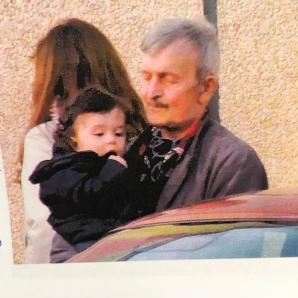 Un polonez luptă pentru copilul său care este ascuns în România. Luni depune o cerere de urmărire internaţională a mamei care a falsificat documentele copilului polonez în Canada şi România în scopul escrocherii a zeci de mii de dolari!
