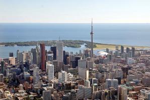 Patriot24.net in Canada: From what financial institution in Toronto Kinga Kovacs (Kinga Costiniuc) deceives money, fig hting the Polish father of their common child?