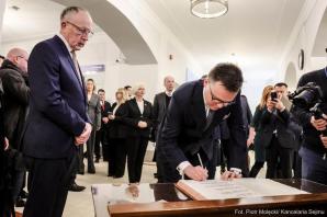 [VIDEO] ANG Wypowiedź marszałka Sejmu Szymona Hołowni po Spotkaniu Przewodniczących Parlamentów Estonii, Finlandii, Litwy, Łotwy, Polski i Ukrainy w estońskim Tartu